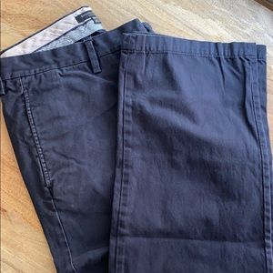 Banana Republic Men’s Gavin Chino, 35/32, navy.